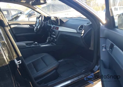 2013 Mercedes-Benz C 300 Sport 4Matic из США, поврежденный, VIN WDDGF8AB0DR296916